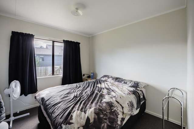 1222A Cunningham Crescent Mayfair_4