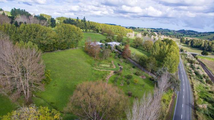 945 Waiotira Road Mangapai and Surrounds_19