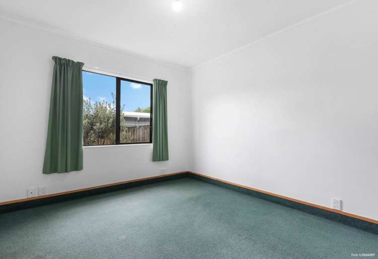 8 Kasia Close Massey_8