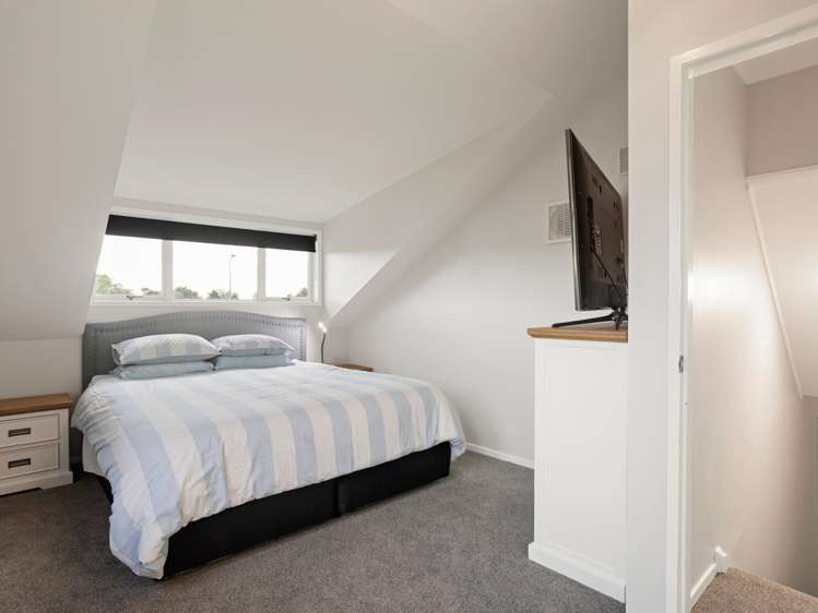 2 Brookbank Place Glenview_12