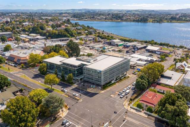 Part Level 1/247 Cameron Road Tauranga Central_1