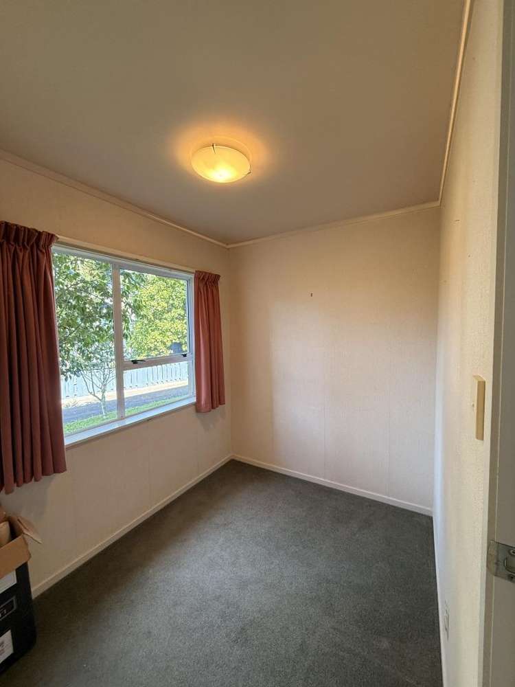 539 Riddell Road 1670_14