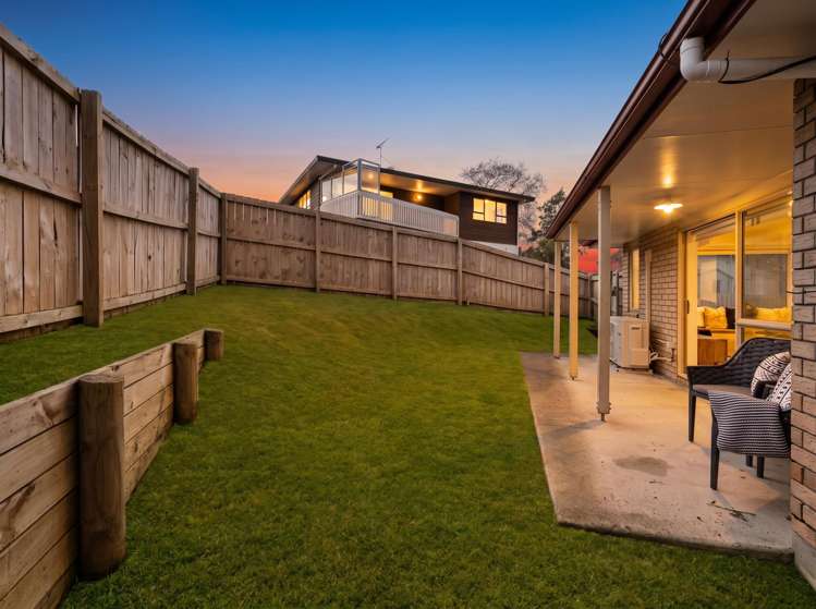 8 Elder Place Massey_11
