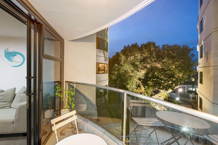 1E/175 Hurstmere Road Takapuna_18