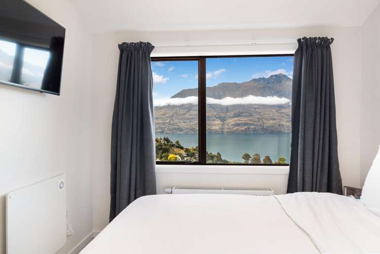 31 Dart Place Fernhill/Sunshine Bay_21