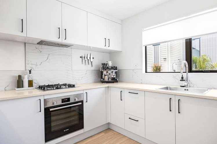 B/14 Kelwyn Road Kelston_7