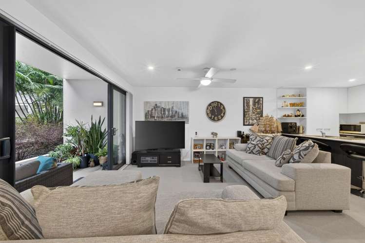 49/8 Thompson Park Road_0