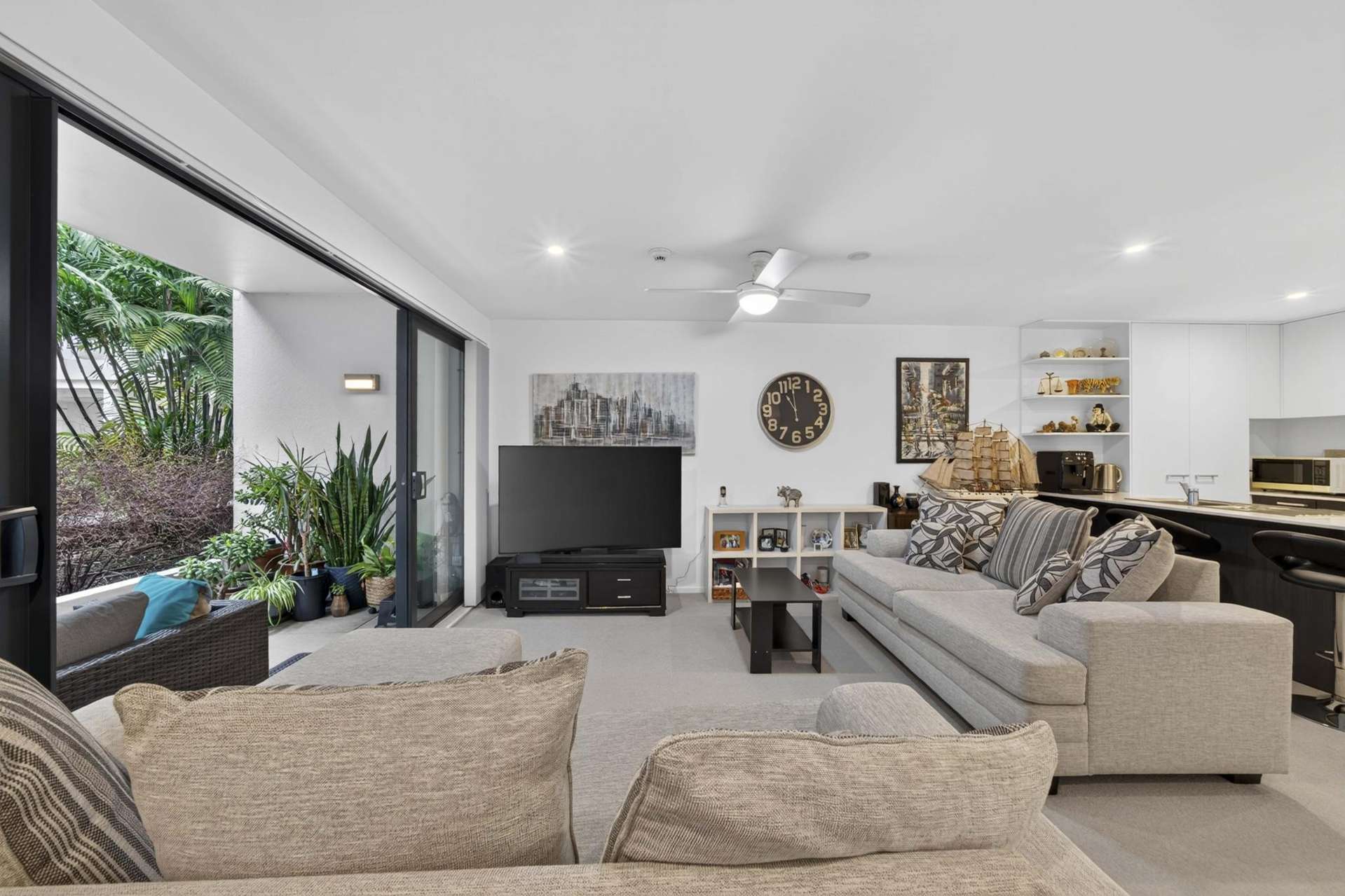 49/8 Thompson Park Road Mount Wellington_0
