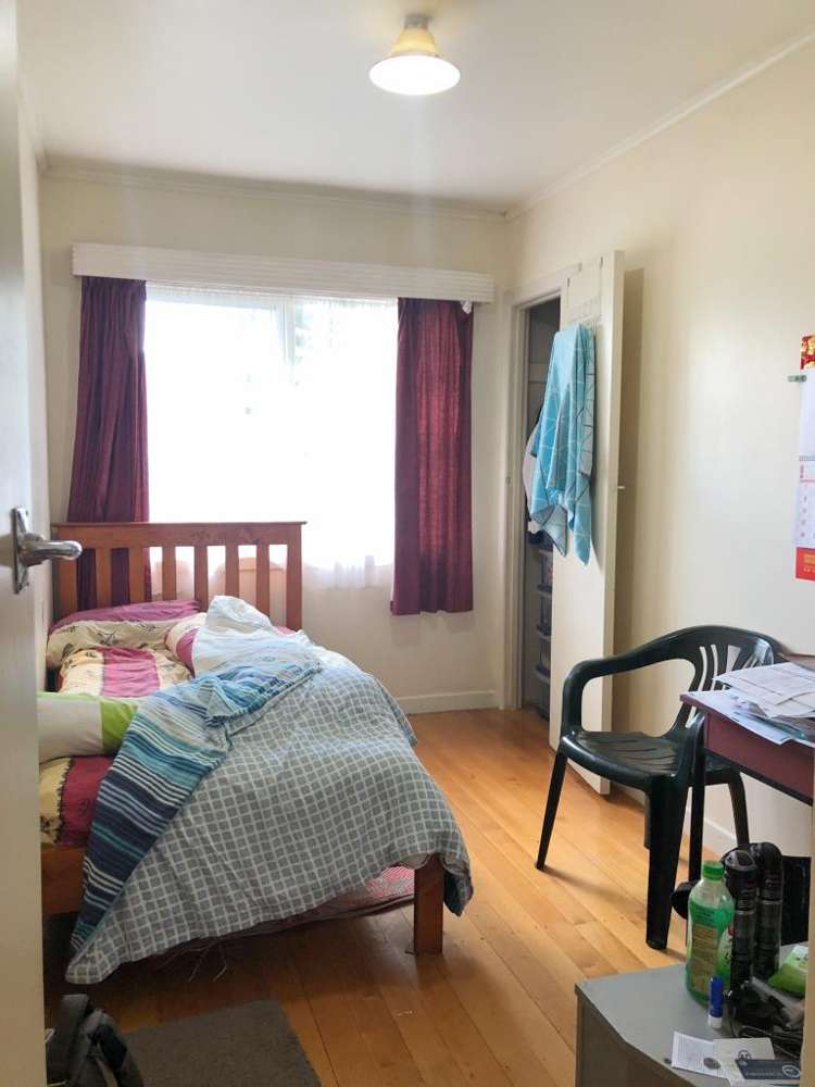 26 Netherlands Avenue Kelston_14