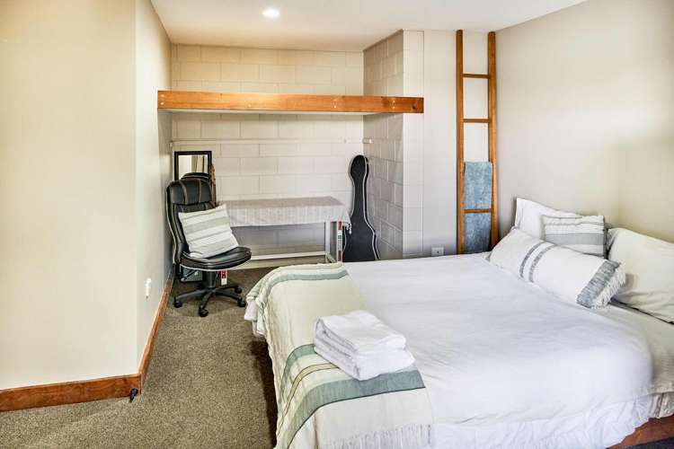 82 Paremata Road Paremata_16