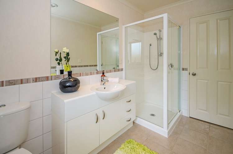 13 William Woods Court Flat Bush_10