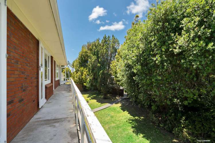 80 Te Atatu Road Te Atatu South_18