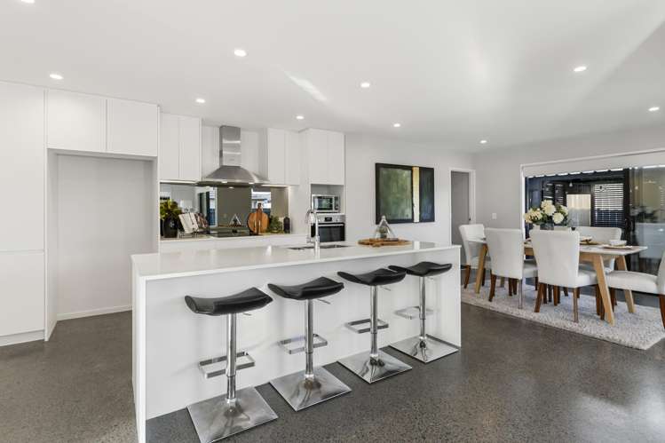8 Opouatu Avenue Glenbrook_8