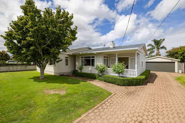 Character and Charm on Chaucer