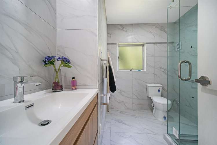 2/10 Woodvale Road Glen Eden_11