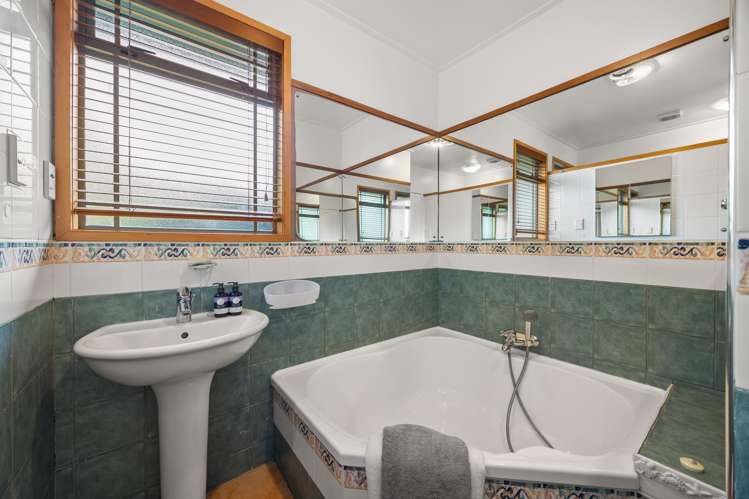 11 Cheriton Road Mellons Bay_26