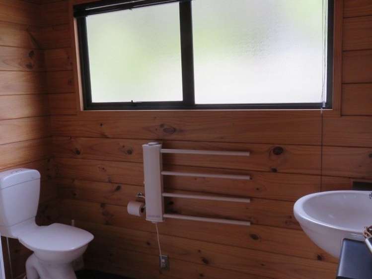 136 Oratia Place Onemana_17