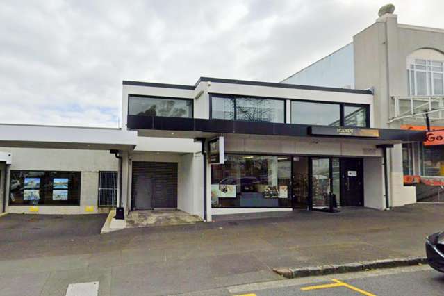 BOUTIQUE PONSONBY / THREE LAMPS OFFICE