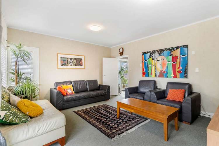 9 Koromiko Street New Lynn_2