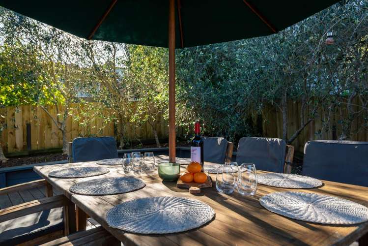 1/6 Phillipa Place Browns Bay_27