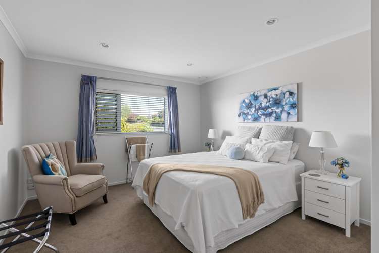 60 Chesterfield Way Orewa_11