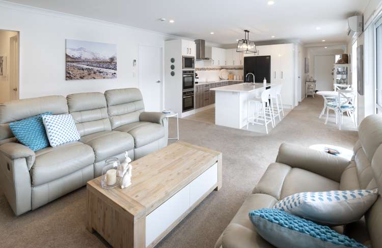 65 Constellation Avenue Beachlands_14