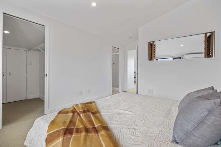 2F/5 Furneaux Way Remuera_14