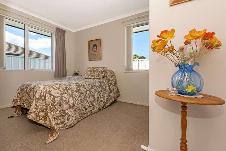 27 Margaret Place Lytton West_13