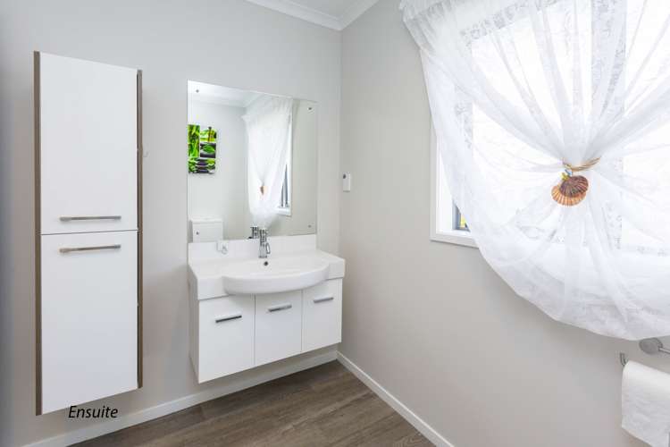 94 Riverstone Drive Riverstone Terraces_13