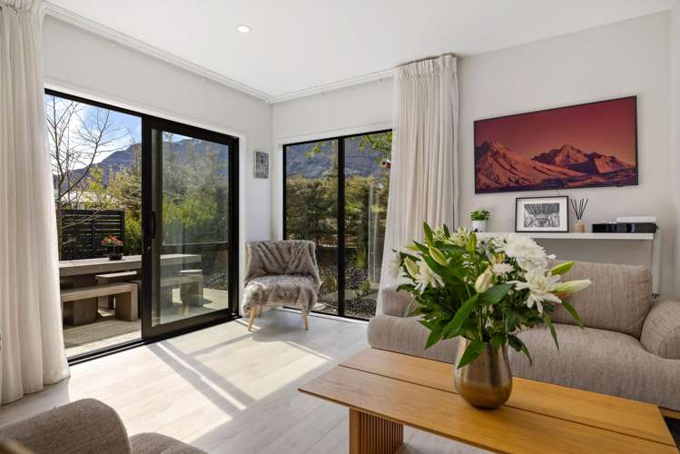 3 Mulholland Drive Jacks Point_25