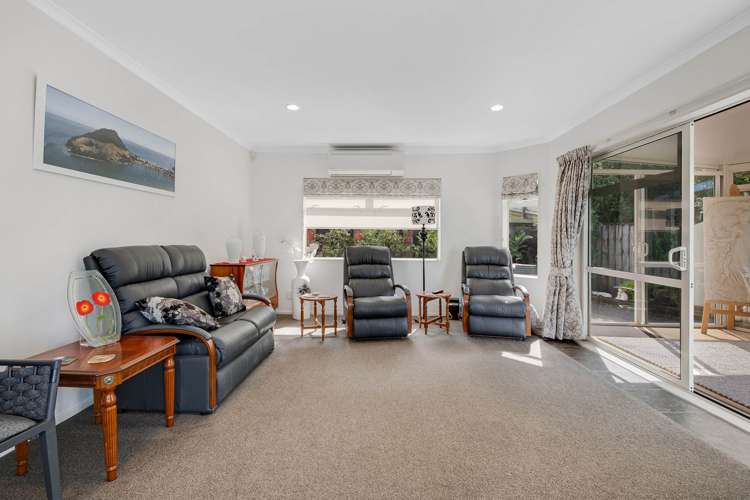 18 Chesterfield Way Orewa_9