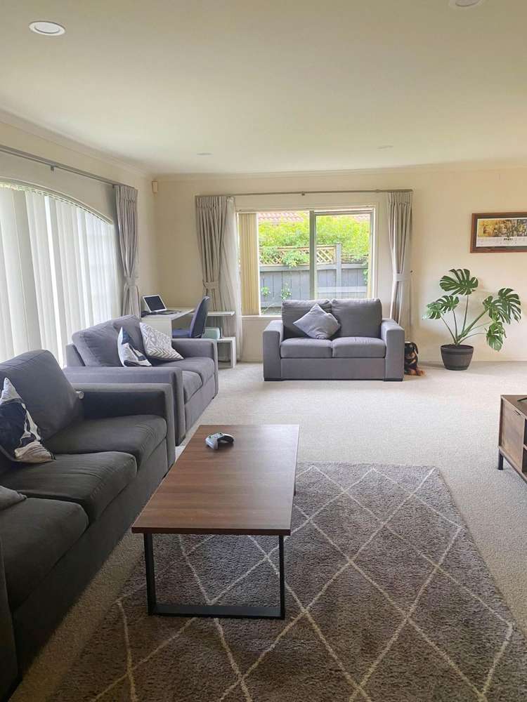 8 Atworth Way Burswood_1