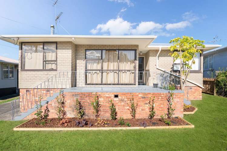 7 Cobham Crescent Kelston_2