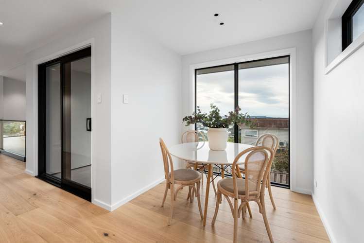 1/164 Soleares Avenue Mount Pleasant_11