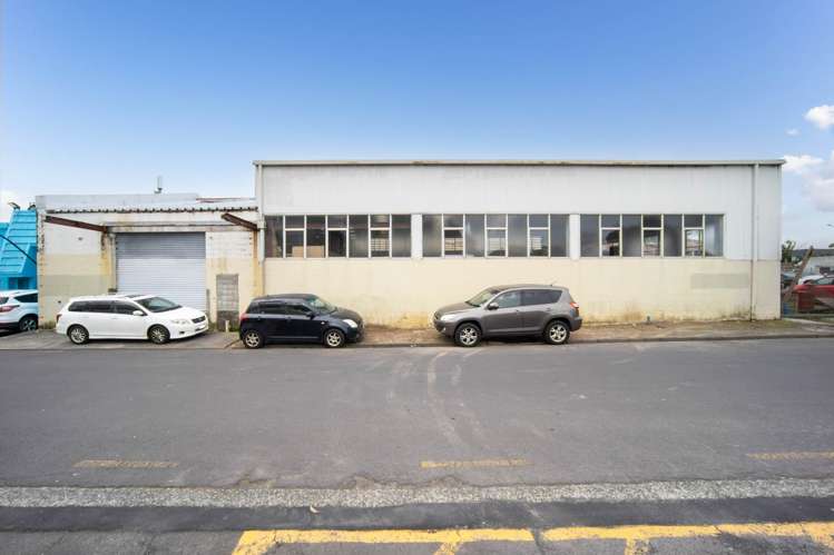 23 Canning Crescent Mangere_12