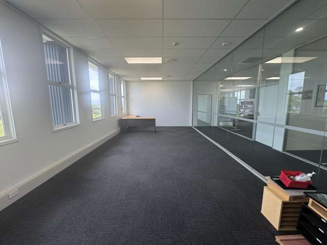 T3/60 Prebensen Drive Onekawa_1