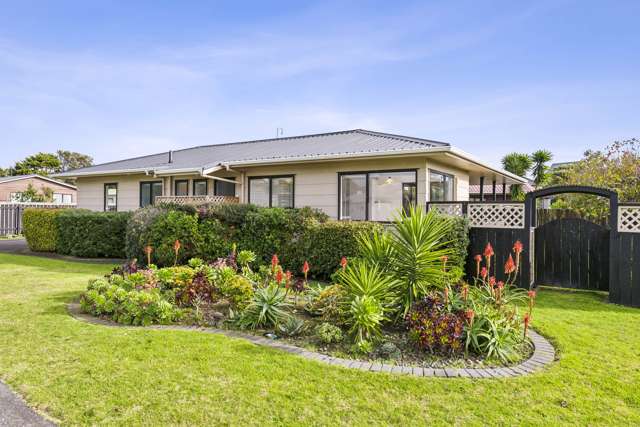 99 Queens Road Waikanae Beach_4