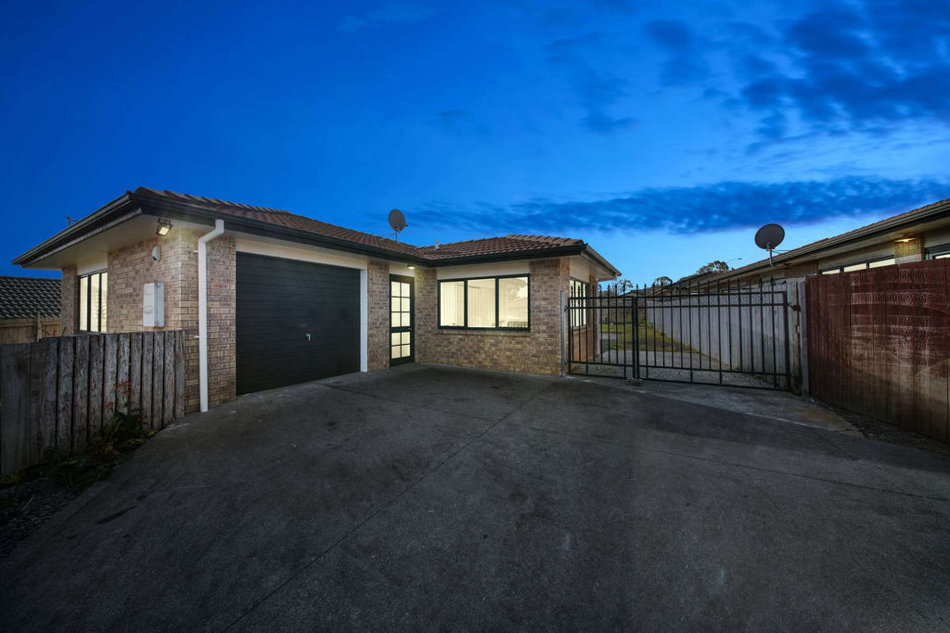 2/415 Roscommon Road Clendon Park_0