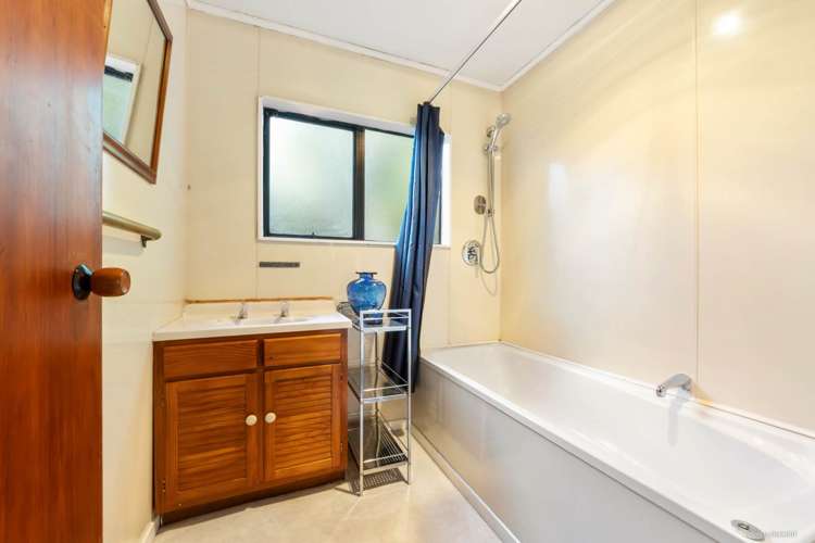 38 Napuka Road Henderson Valley_13