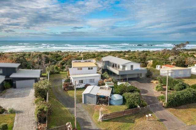 3 Palmer Place Taieri Mouth_2