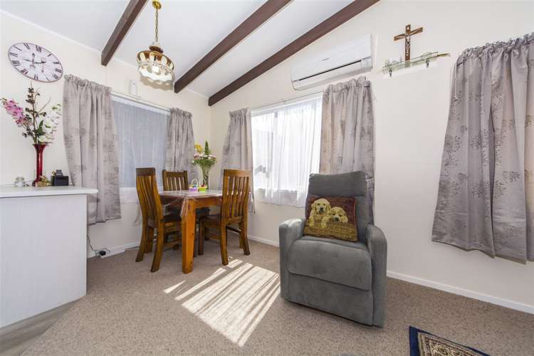 2/5 Akehurst Avenue New Lynn_9