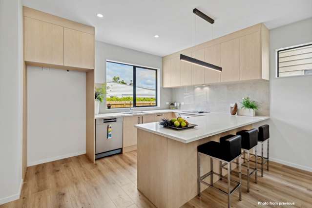 2/58 Sylvan Crescent Te Atatu South_3