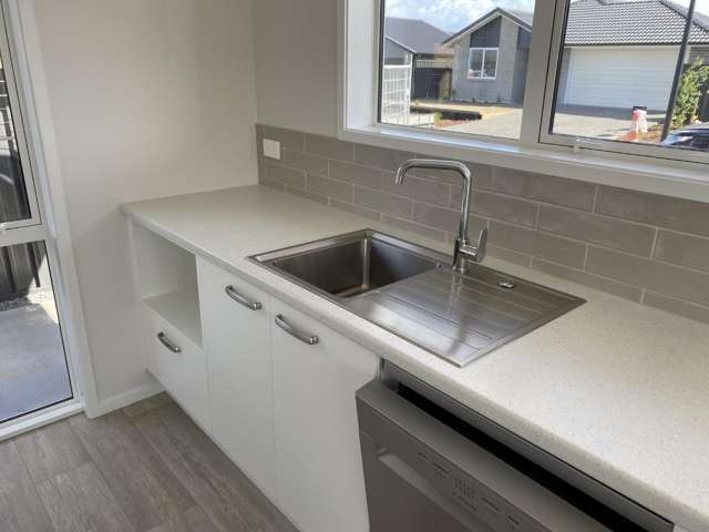 17a Pioneer Crescent 1119_1