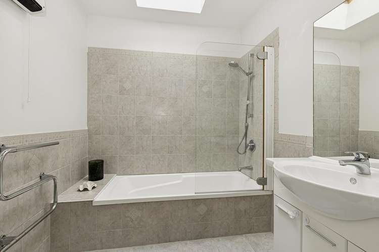 58 Saint Ives Drive Camborne_16