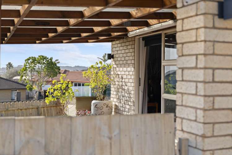 2 Libnai Avenue Clover Park_16