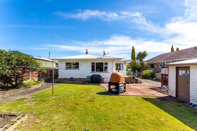 13 Churchill Avenue Richmond_17