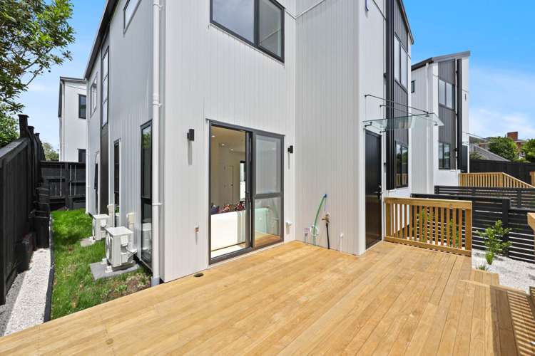 Lots 1-5/13 Meadway Sunnyhills_15