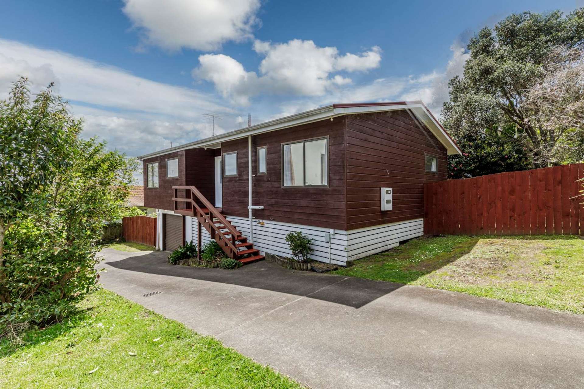 2/148 Sunset Road Unsworth Heights_0