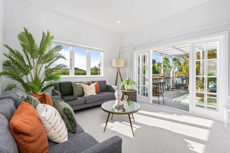 83 Golf Road New Lynn_7
