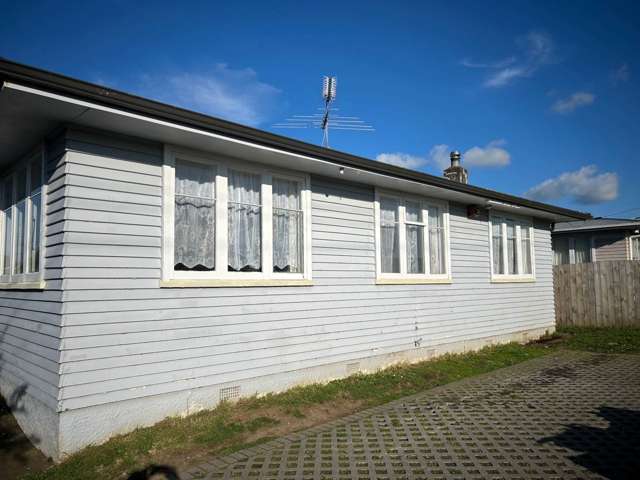 Sizeable Four Bedroom - Manurewa